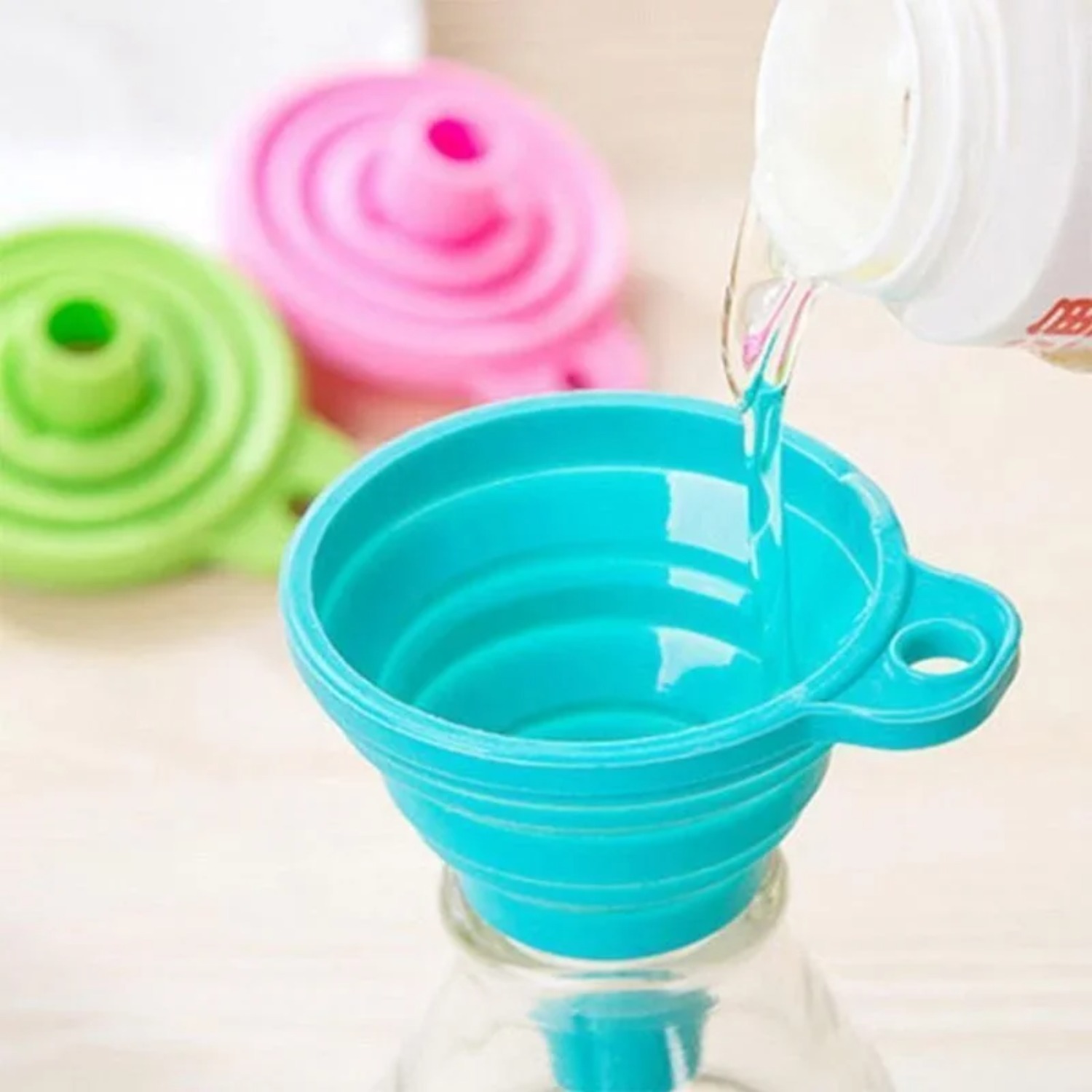 Imbuto pieghevole in silicone  - Baking Powder Kitchen recensione e prezzo